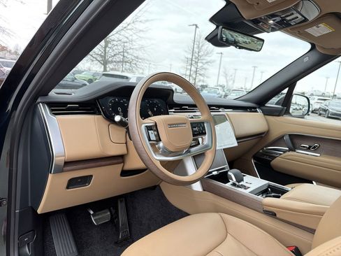 New 2026 Land Rover Range Rover Long Wheelbase SE image 10