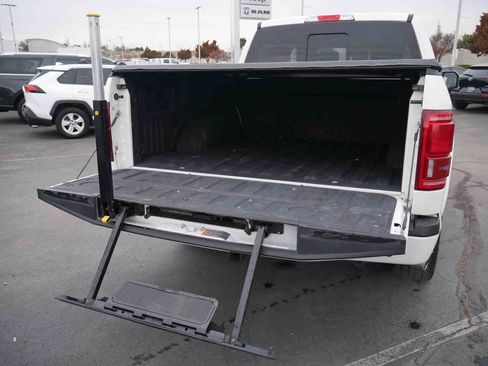 Used 2015 Ford F150 Platinum w/ Equipment Group 701A Luxury image 9