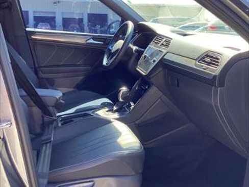 Used 2023 Volkswagen Tiguan SE R-Line FWD image 19