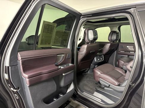 Used 2026 Ford Expedition Max Platinum w/ Platinum Ultimate Package AWD/4WD image 28