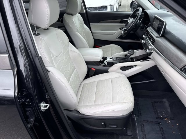 Used 2022 Kia Telluride SX w/ SX Prestige Package AWD/4WD image 9