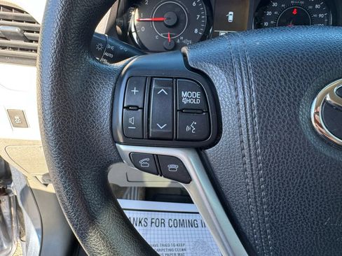 Used 2016 Toyota Sienna LE image 16