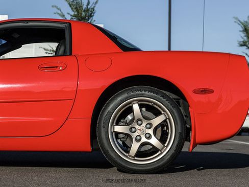 Used 2000 Chevrolet Corvette Coupe w/ Lighting Pkg RWD image 5