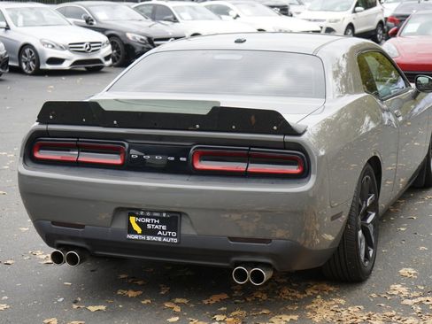 Used 2019 Dodge Challenger SXT w/ Blacktop Package image 8