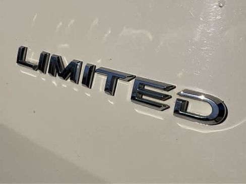 Used 2024 Toyota Grand Highlander Limited image 11