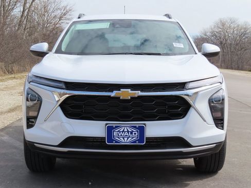 New 2026 Chevrolet Trax LT w/ Driver Confidence Package image 15