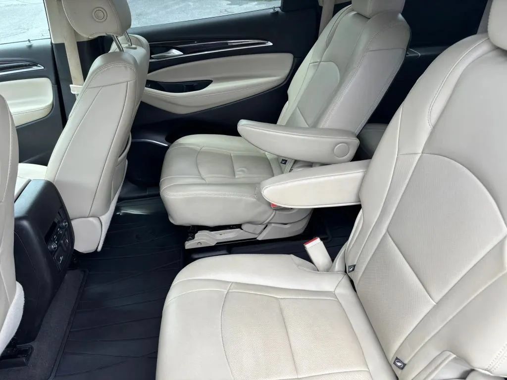 Used 2019 Buick Enclave Premium AWD/4WD image 12