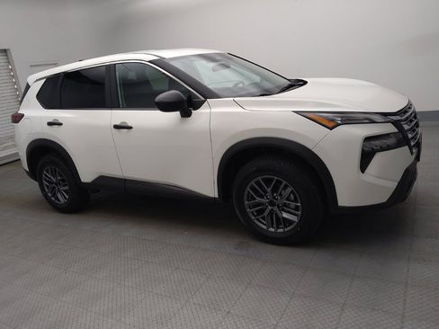 Used 2024 Nissan Rogue S AWD/4WD image 11