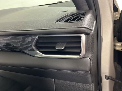 Used 2021 GMC Yukon Denali w/ Denali Premium Package image 22