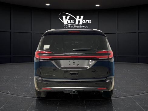New 2026 Chrysler Pacifica Limited w/ S Appearance Package AWD/4WD image 14