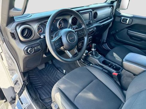 Used 2018 Jeep Wrangler Unlimited Sport AWD/4WD image 9