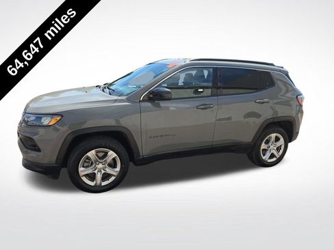 Used 2023 Jeep Compass Latitude AWD/4WD image 2