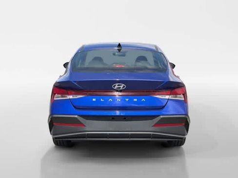 Used 2024 Hyundai Elantra SEL FWD image 4