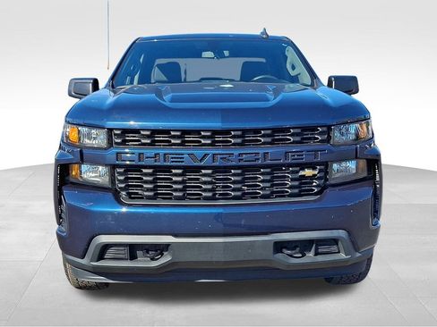 Used 2020 Chevrolet Silverado 1500 Custom w/ Custom Value Package image 2