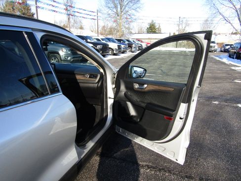 Used 2020 Ford Escape Titanium image 27
