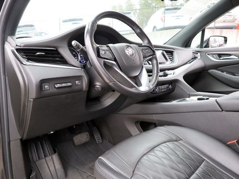 Used 2022 Buick Enclave Avenir w/ Avenir Technology Package image 44