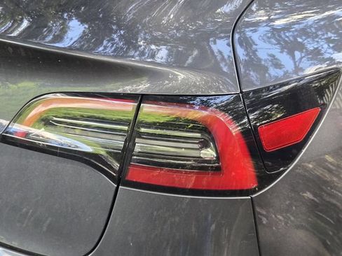 Used 2023 Tesla Model 3 Standard Range RWD image 9