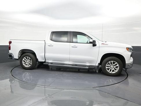 Used 2023 Chevrolet Silverado 1500 LT w/ Z71 Off-Road Package AWD/4WD image 6