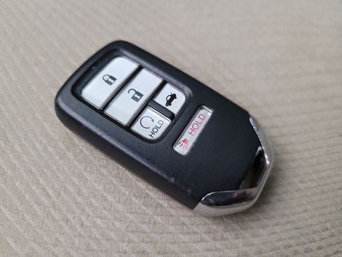 Used 2017 Honda Accord EX image 32