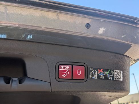 Certified 2025 Mercedes-Benz GLE 580 4MATIC image 32