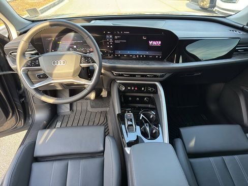 Used 2025 Audi Q5 Premium Plus image 11