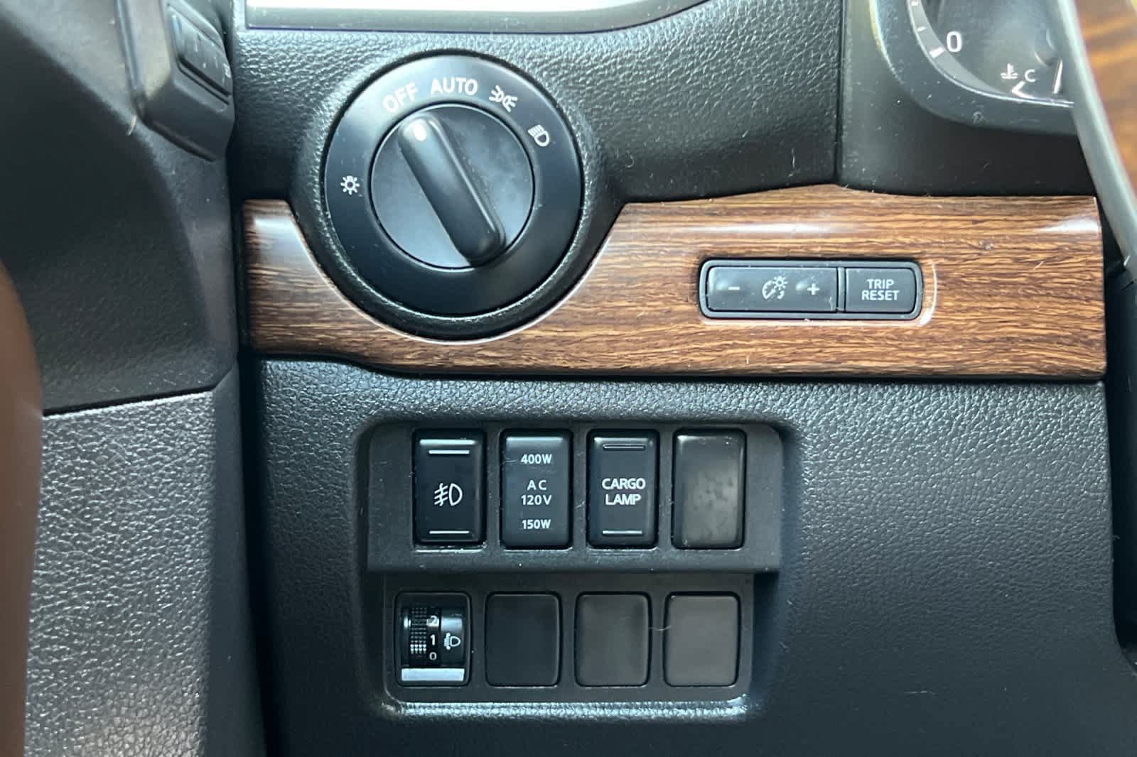 Used 2016 Nissan Titan Platinum Reserve AWD/4WD image 31