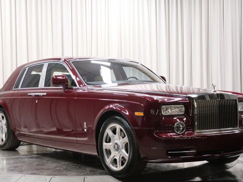 Used 2010 Rolls-Royce Phantom Sedan image 3