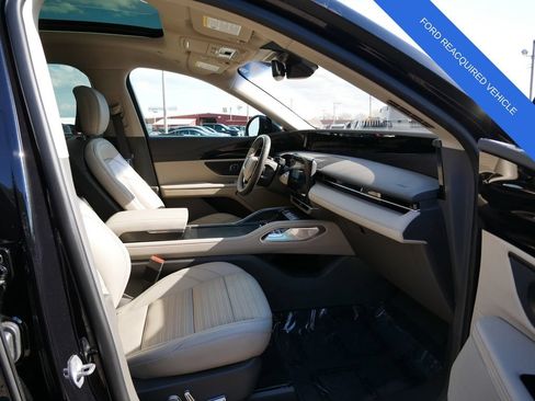 Used 2024 Lincoln Nautilus Reserve w/ Equipment Group 202A AWD/4WD image 8