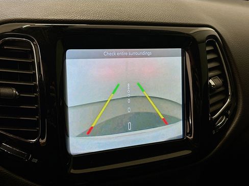 Used 2018 Jeep Compass Limited AWD/4WD image 23