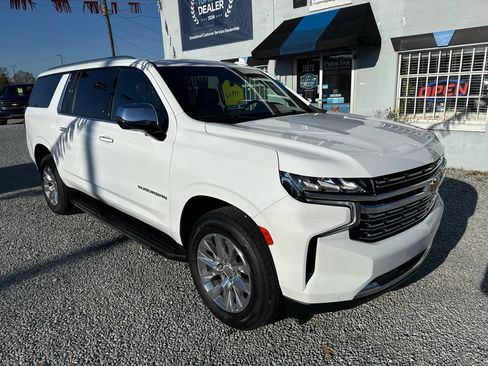 Used 2023 Chevrolet Suburban Premier image 7