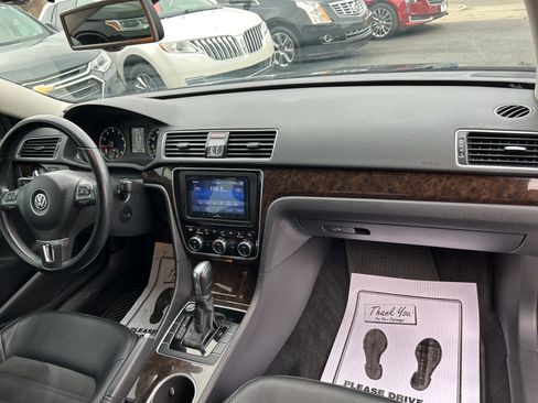 Used 2015 Volkswagen Passat 1.8T SEL Premium image 22