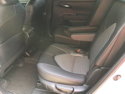 Used 2025 Toyota Highlander XSE AWD/4WD image 26