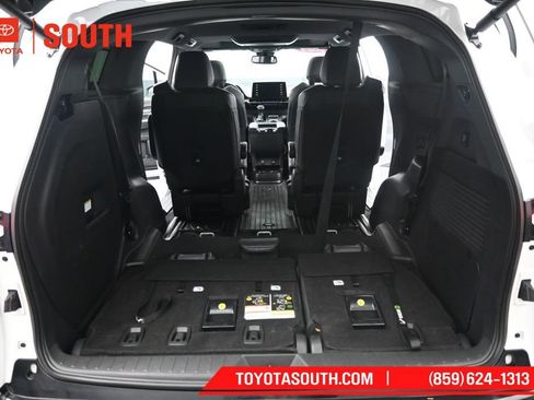 Used 2023 Toyota Sienna XSE w/ XSE Plus Package AWD/4WD image 34