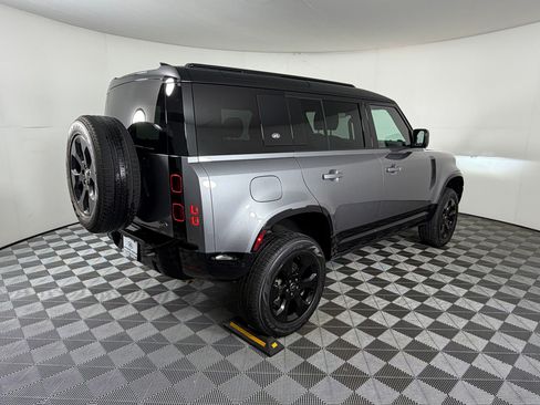 Used 2023 Land Rover Defender 110 X-Dynamic SE AWD/4WD image 9