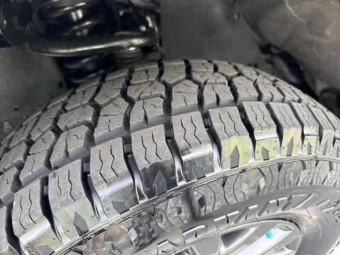 Used 2023 Toyota Tacoma SR5 w/ Technology Package image 12