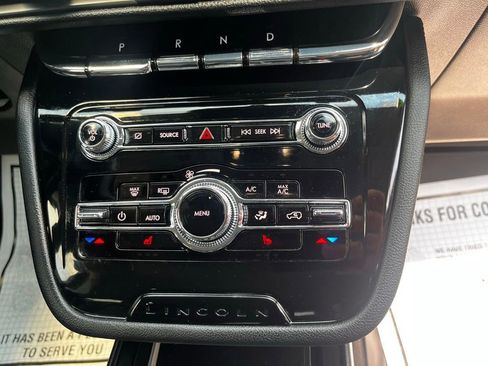 Used 2022 Lincoln Corsair Reserve image 18