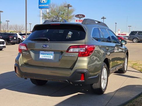 Used 2019 Subaru Outback 2.5i Premium image 4