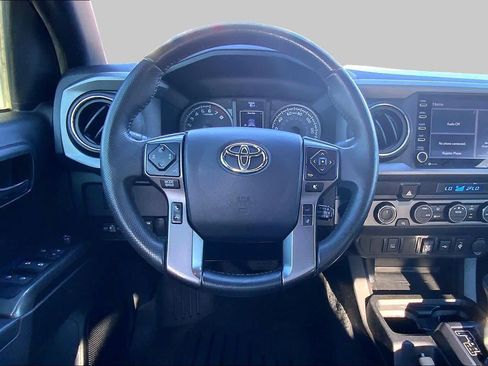Used 2022 Toyota Tacoma TRD Off-Road AWD/4WD image 6
