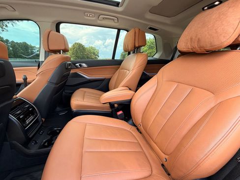 Used 2020 BMW X7 xDrive40i w/ Luxury Seating Package AWD/4WD image 16