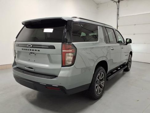 Used 2024 Chevrolet Suburban Z71 w/ Luxury Package AWD/4WD image 3