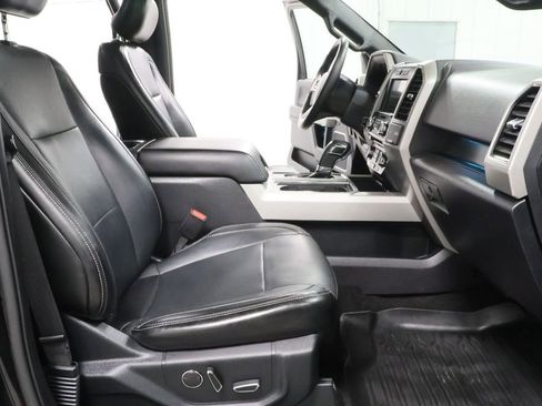 Used 2017 Ford F150 Lariat image 31