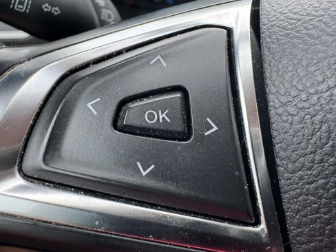 Used 2023 Ford Edge SEL AWD/4WD image 16