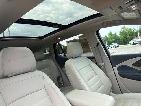 Used 2023 GMC Terrain Denali w/ Denali Premium Package AWD/4WD image 12