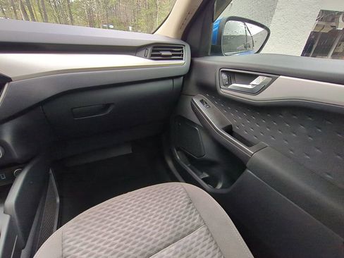 Used 2020 Ford Escape SE image 17