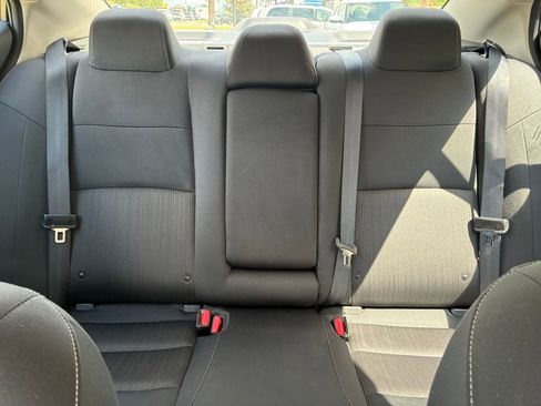 Used 2025 Nissan Altima 2.5 SV FWD image 38
