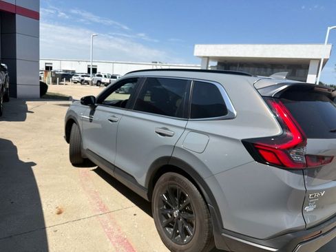 Used 2025 Honda CR-V Sport image 7