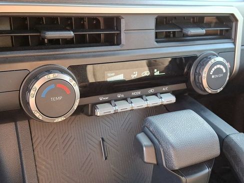 Certified 2025 Toyota 4Runner SR5 AWD/4WD image 18