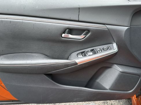 Certified 2021 Nissan Sentra SR FWD image 6