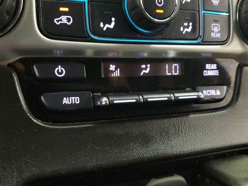 Used 2018 GMC Yukon SLE w/ HD Trailering Package AWD/4WD image 31