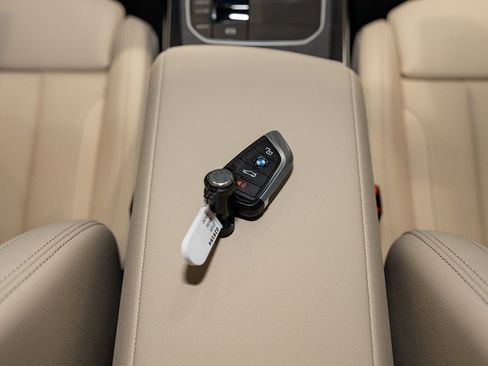 Used 2026 BMW 330i xDrive Sedan w/ Premium Package image 40